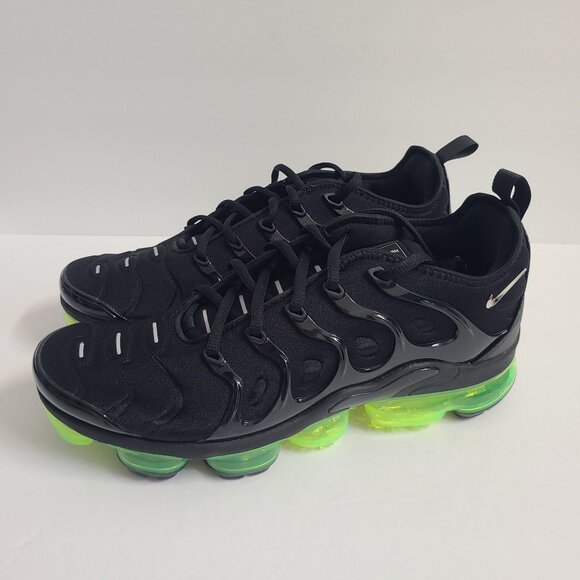 NEW Nike Air VaporMax Plus Shoes 924453-015 Size 11 Black Volt